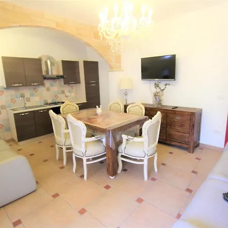Trilocale Climatizzato Al Centro Di * Torre San Giovanni Ugento